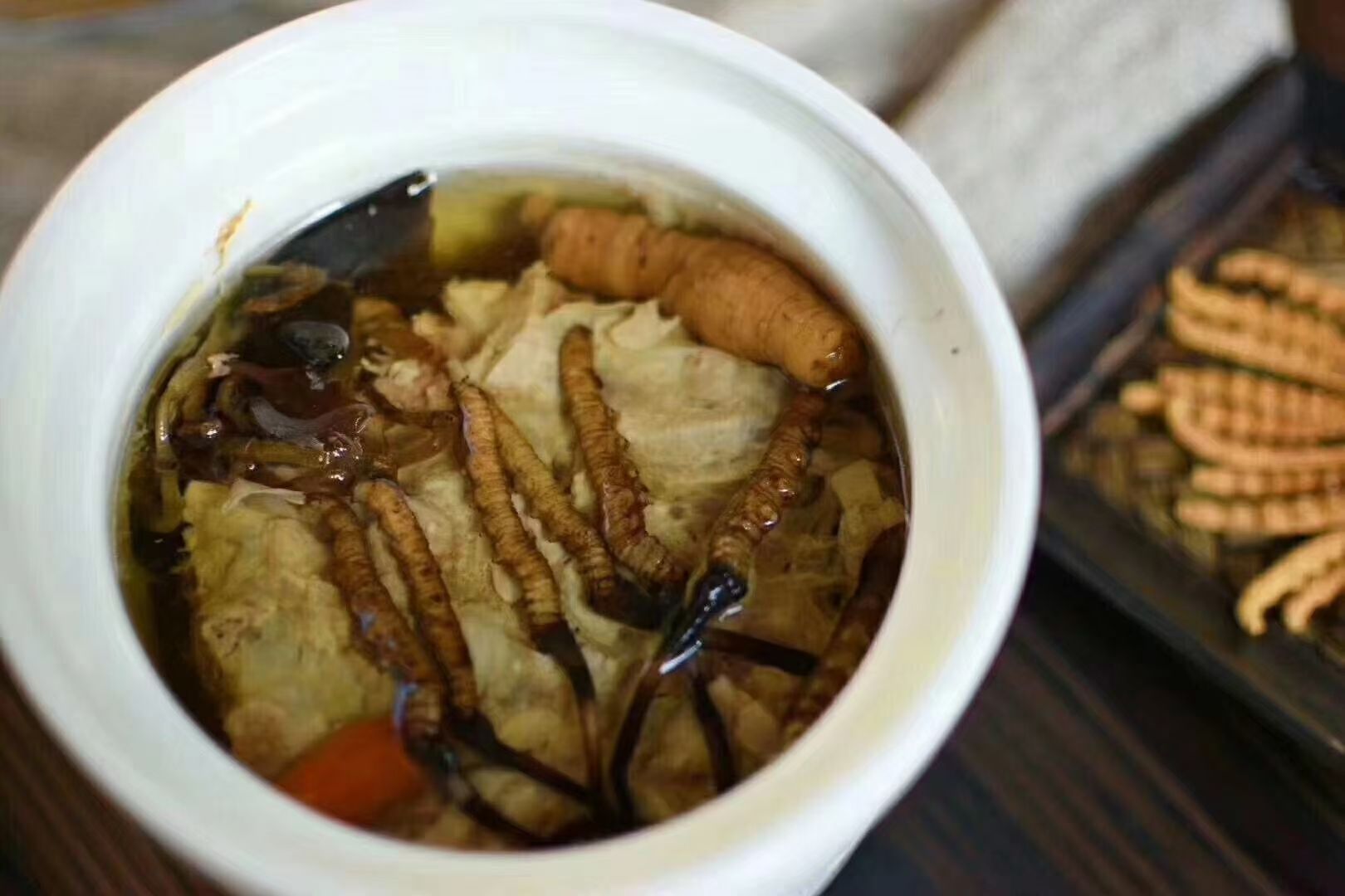 冬蟲夏草怎么食用？